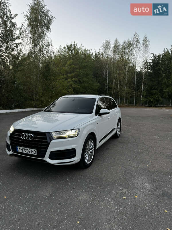 Позашляховик / Кросовер Audi Q7 2017 в Житомирі