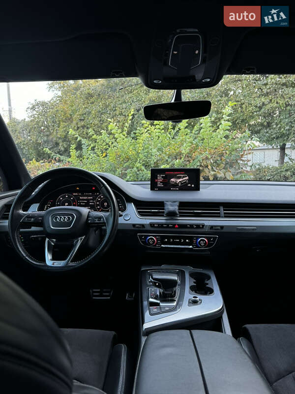 Позашляховик / Кросовер Audi Q7 2017 в Житомирі