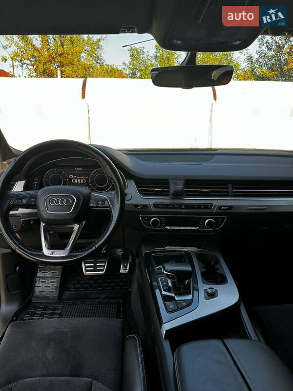 Позашляховик / Кросовер Audi Q7 2017 в Житомирі