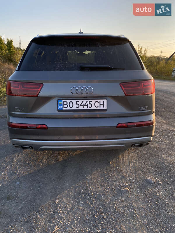 Внедорожник / Кроссовер Audi Q7 2017 в Борщеве