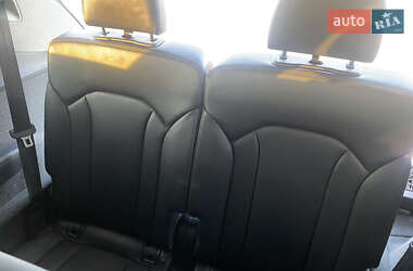 Позашляховик / Кросовер Audi Q7 2017 в 