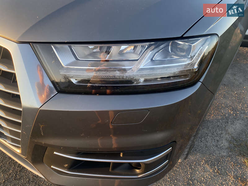 Внедорожник / Кроссовер Audi Q7 2017 в Борщеве