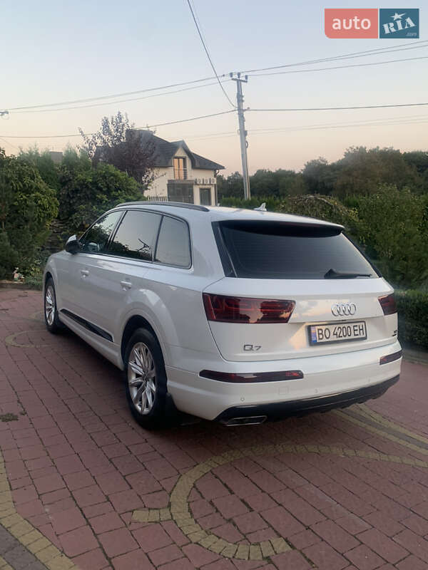 Внедорожник / Кроссовер Audi Q7 2015 в Тернополе