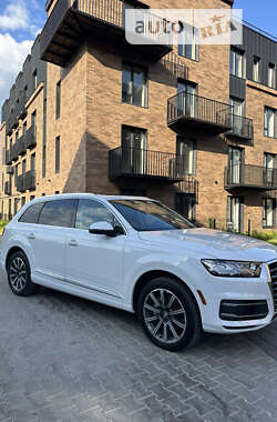 Позашляховик / Кросовер Audi Q7 2016 в 