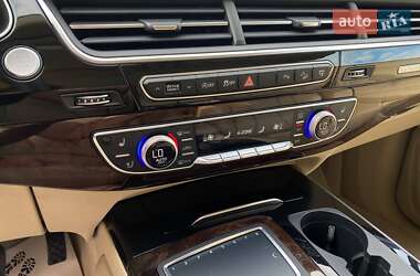 Позашляховик / Кросовер Audi Q7 2016 в 