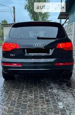 Позашляховик / Кросовер Audi Q7 2009 в 