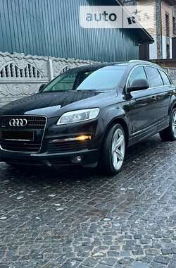 Позашляховик / Кросовер Audi Q7 2009 в 