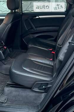 Позашляховик / Кросовер Audi Q7 2009 в 