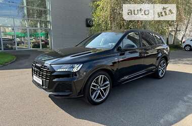 Внедорожник / Кроссовер Audi Q7 2020 в Киеве