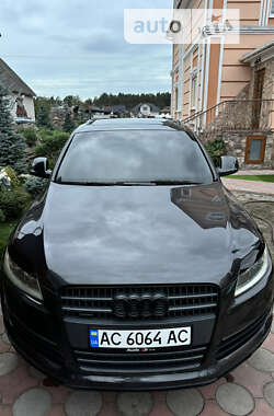 Позашляховик / Кросовер Audi Q7 2007 в Вараші