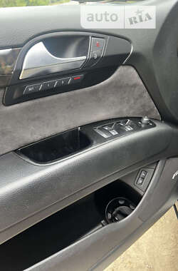 Позашляховик / Кросовер Audi Q7 2007 в 
