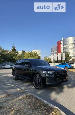 Внедорожник / Кроссовер Audi Q7 2020 в Киеве