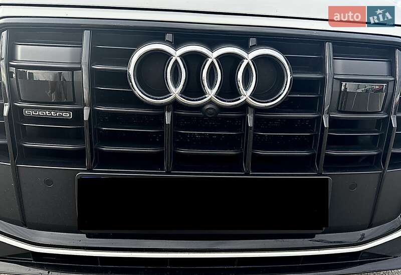 Позашляховик / Кросовер Audi Q7 2020 в Ужгороді