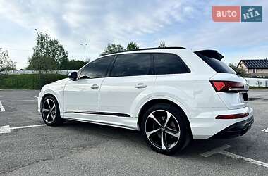 Позашляховик / Кросовер Audi Q7 2020 в Ужгороді