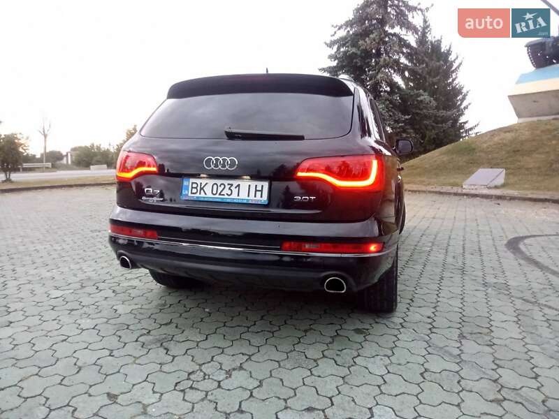 Позашляховик / Кросовер Audi Q7 2014 в Рівному