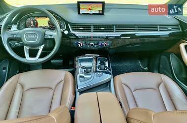 Внедорожник / Кроссовер Audi Q7 2018 в 