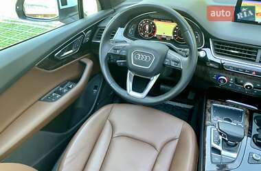 Внедорожник / Кроссовер Audi Q7 2018 в 
