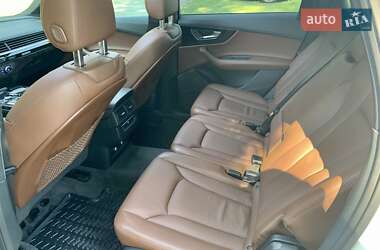 Внедорожник / Кроссовер Audi Q7 2018 в 