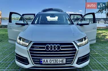 Внедорожник / Кроссовер Audi Q7 2018 в 