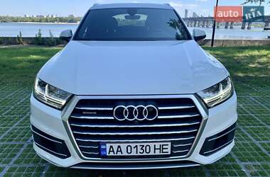 Внедорожник / Кроссовер Audi Q7 2018 в 