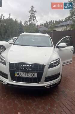 Позашляховик / Кросовер Audi Q7 2013 в 