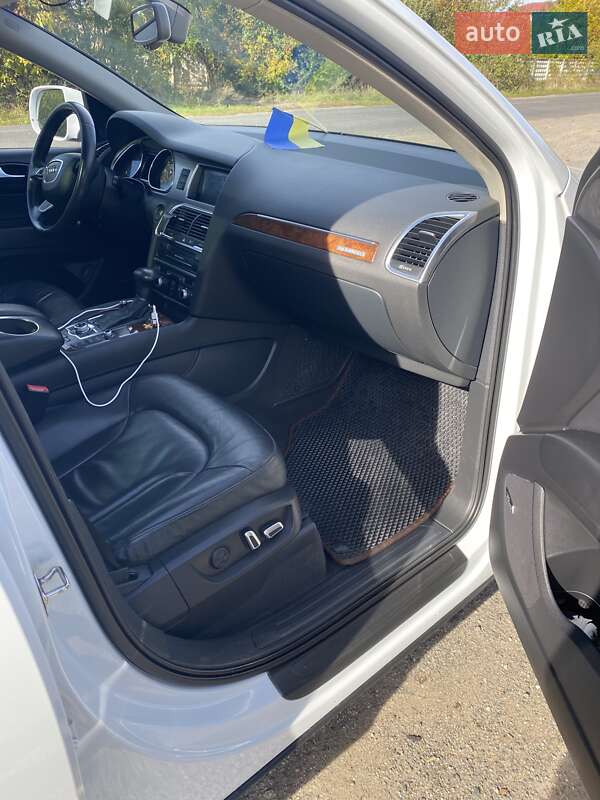 Позашляховик / Кросовер Audi Q7 2013 в Хмельницькому