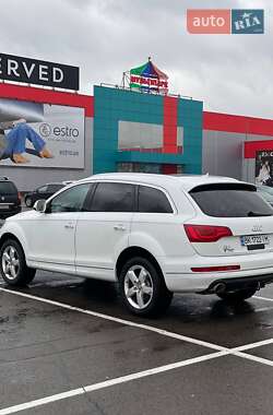 Внедорожник / Кроссовер Audi Q7 2014 в 