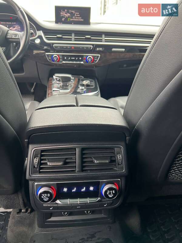 Внедорожник / Кроссовер Audi Q7 2017 в Львове
