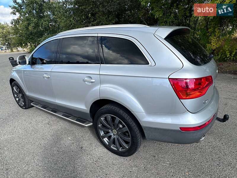 Позашляховик / Кросовер Audi Q7 2006 в Дніпрі