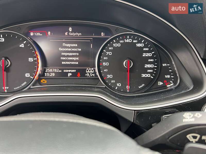 Внедорожник / Кроссовер Audi Q7 2016 в 