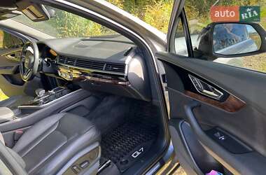 Внедорожник / Кроссовер Audi Q7 2016 в 