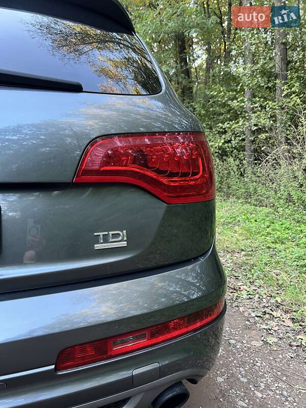 Позашляховик / Кросовер Audi Q7 2010 в Нововолинську