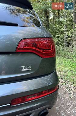 Внедорожник / Кроссовер Audi Q7 2010 в 