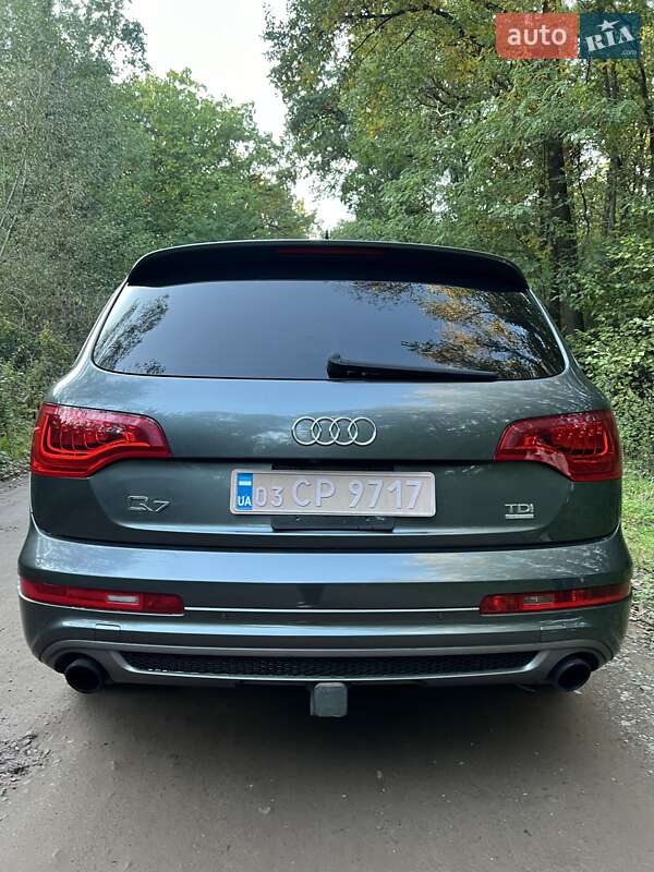 Позашляховик / Кросовер Audi Q7 2010 в Нововолинську