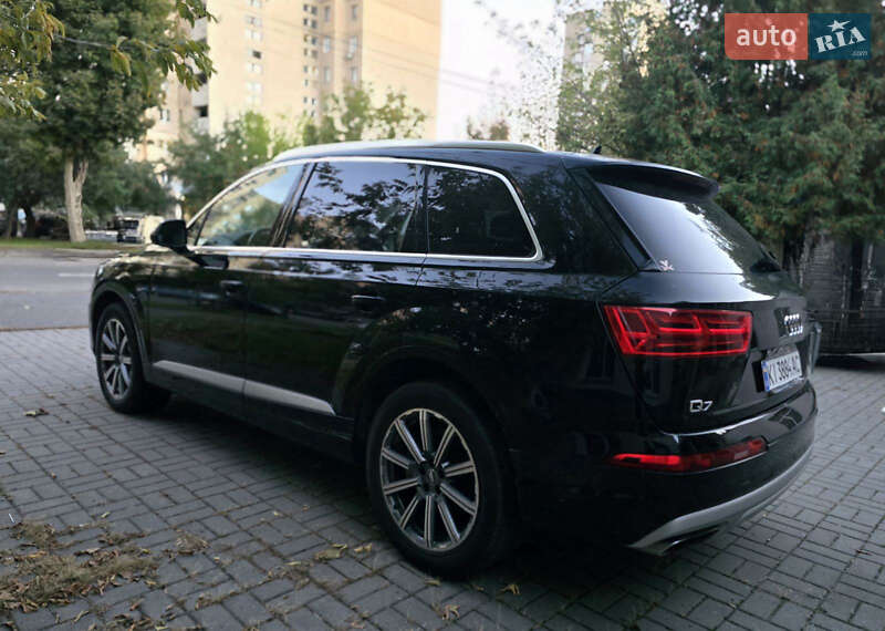 Позашляховик / Кросовер Audi Q7 2018 в Києві