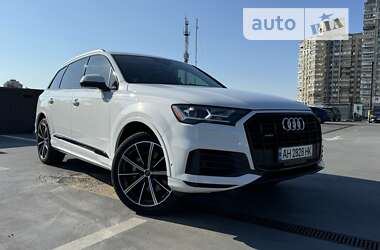 Позашляховик / Кросовер Audi Q7 2020 в Києві