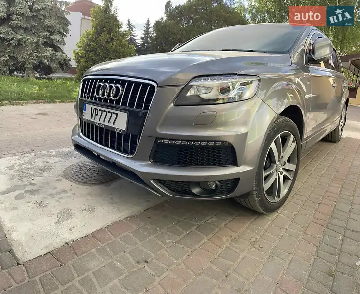 Внедорожник / Кроссовер Audi Q7 2010 в 