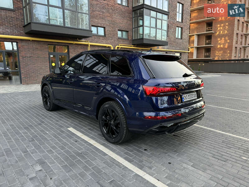Позашляховик / Кросовер Audi Q7 2022 в Полтаві