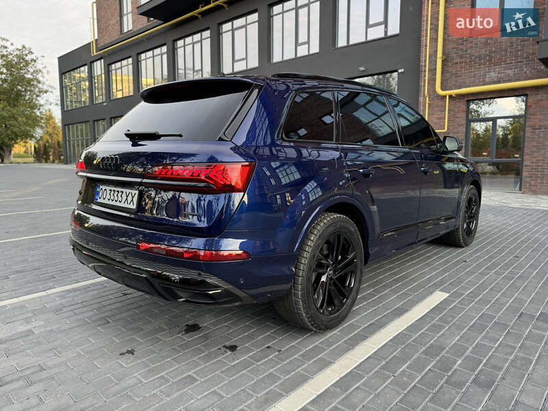Позашляховик / Кросовер Audi Q7 2022 в Полтаві