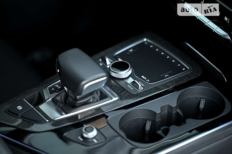 Внедорожник / Кроссовер Audi Q7 2018 в Ужгороде