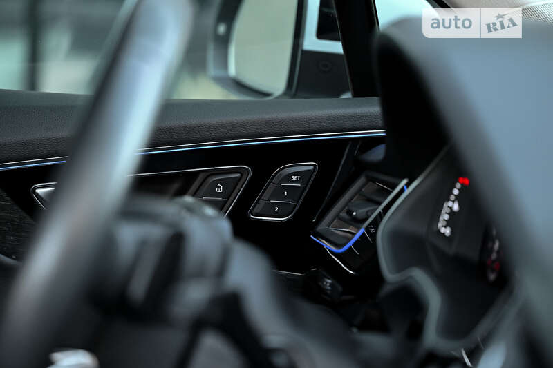 Внедорожник / Кроссовер Audi Q7 2018 в Ужгороде