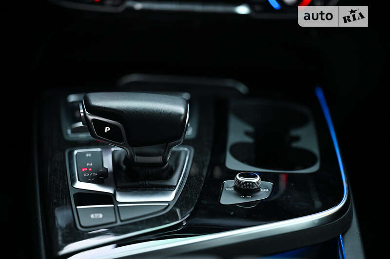 Внедорожник / Кроссовер Audi Q7 2018 в Ужгороде