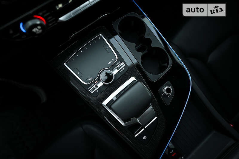 Внедорожник / Кроссовер Audi Q7 2018 в Ужгороде