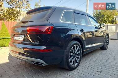 Внедорожник / Кроссовер Audi Q7 2017 в 