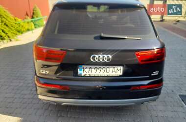 Внедорожник / Кроссовер Audi Q7 2017 в 