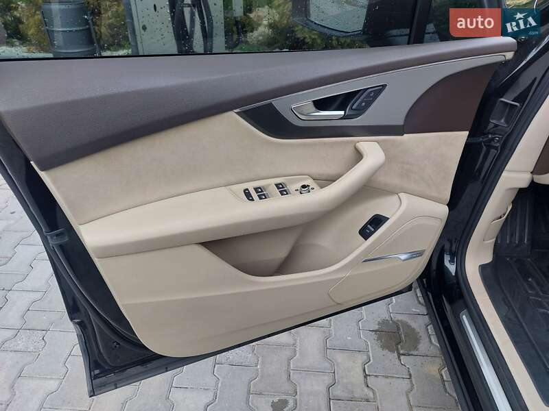 Позашляховик / Кросовер Audi Q7 2015 в Івано-Франківську