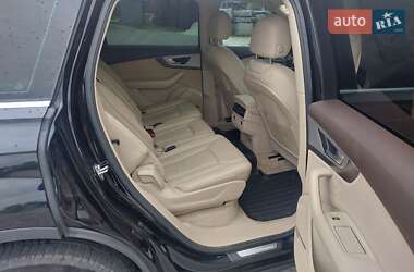 Внедорожник / Кроссовер Audi Q7 2015 в 