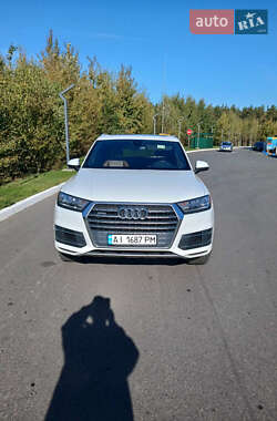 Внедорожник / Кроссовер Audi Q7 2017 в 
