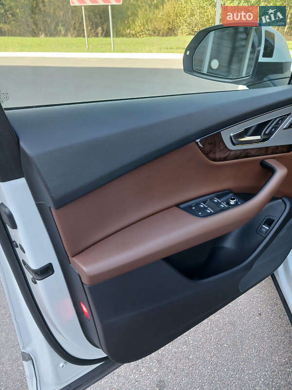 Позашляховик / Кросовер Audi Q7 2017 в Києві