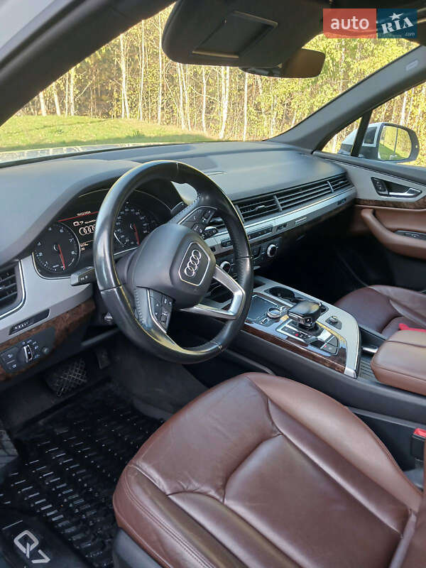 Позашляховик / Кросовер Audi Q7 2017 в Києві